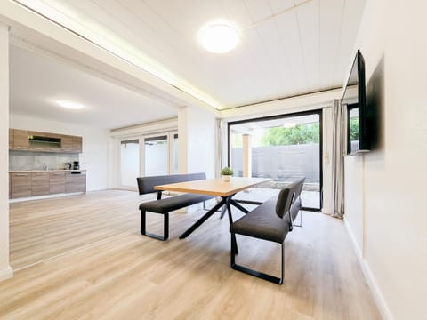 TV and multimedia, Dining area