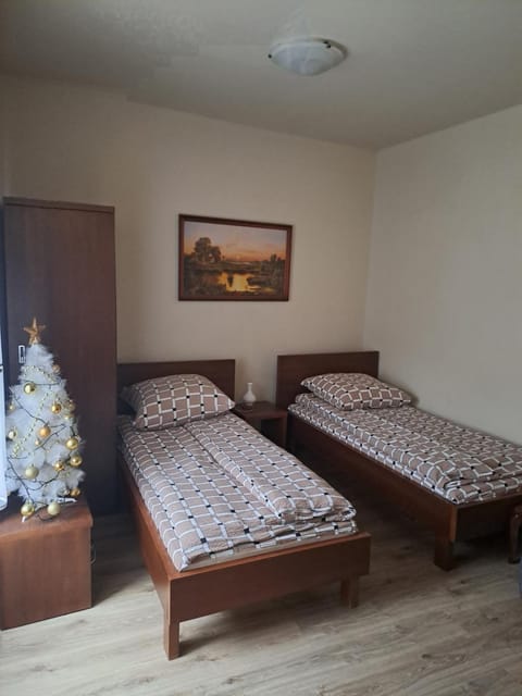 Property building, Photo of the whole room, Bedroom