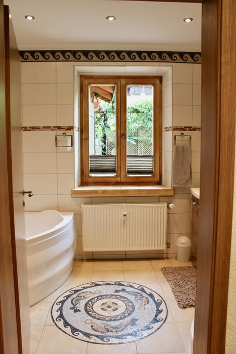 Ferienwohnung zum Eibsee Apartment in Grainau