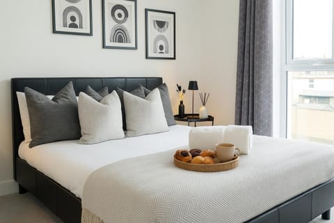 Glory Homes- City centre apartment , sleeps 7 with parking & WiFi Apartment in Birmingham