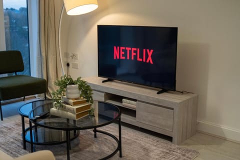 Glory Homes- City centre apartment , sleeps 7 with parking & WiFi Apartment in Birmingham