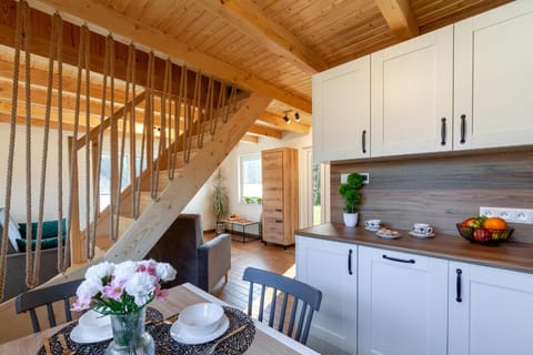 Kitchen or kitchenette, Seating area