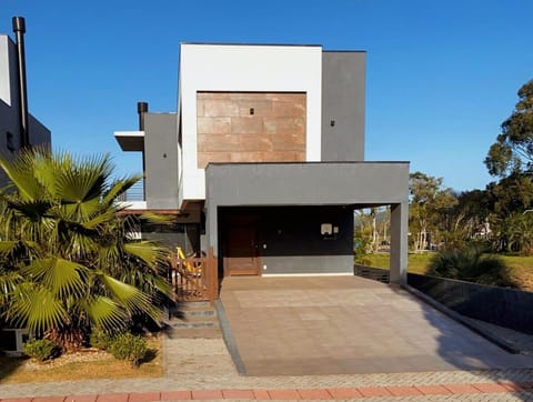 Property building, Facade/entrance, Day, Parking