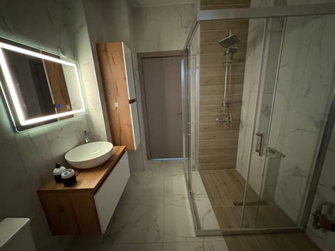 Shower, Toilet, Bathroom, hair dryier