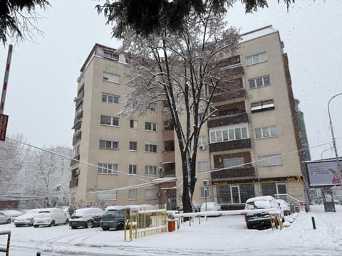 Dubai Marina Guest House Bed and Breakfast in Skopje