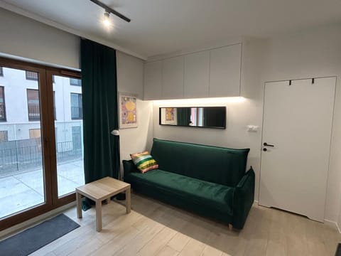 TV and multimedia, Kitchen or kitchenette, Living room, Seating area, wardrobe