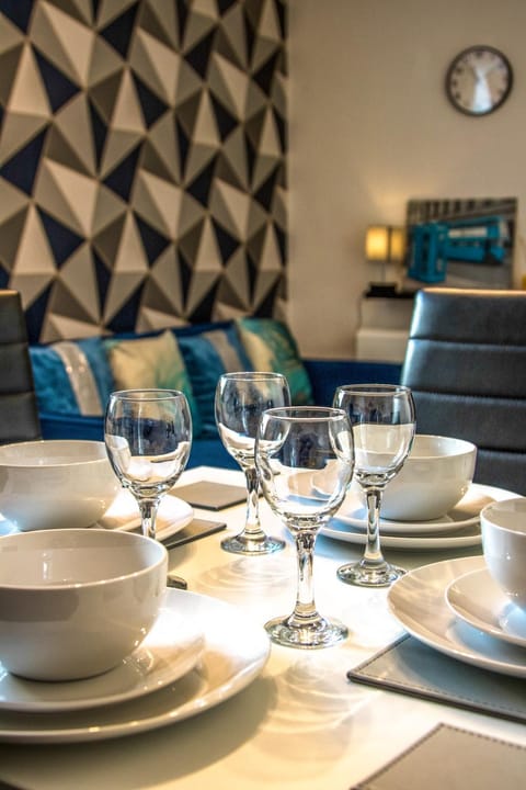 2 Bedroom Flat-Free Parking Apartment in Salford