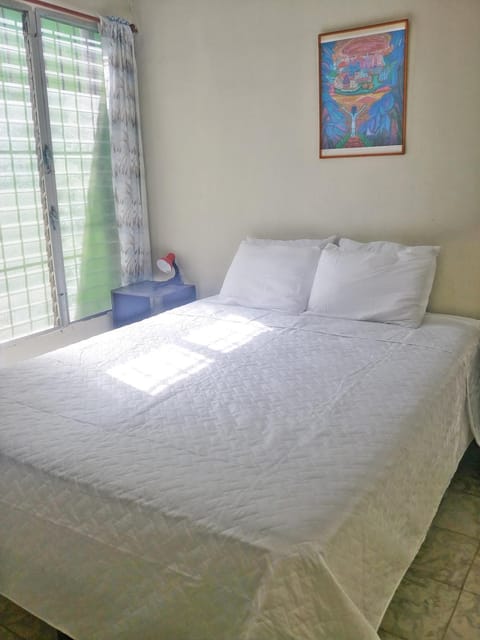 Bed, Bedroom, air conditioner