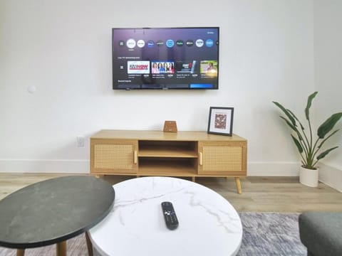 Communal lounge/ TV room, TV and multimedia