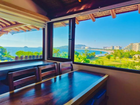 Dining area, Lake view, Mountain view, River view, Sea view