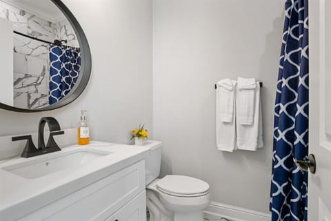 Gorgeous Brand new 5BR with parking! House in New Orleans