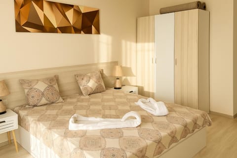 Bed, Bedroom, towels, wardrobe