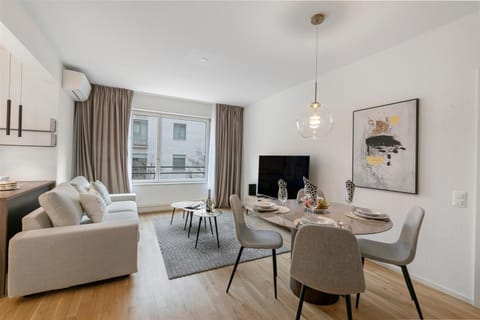 TV and multimedia, Living room, Dining area