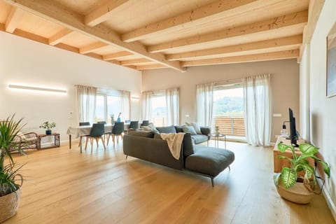 Casa Montesei di TSS' -Ampio, di classe, vista e posto auto Apartment in Trentino-South Tyrol