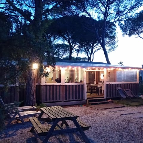 MOBIL-HOME tout confort Oasis village 5 étoiles House in Roquebrune-sur-Argens