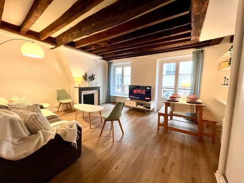 Living room, Photo of the whole room