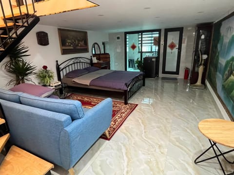 Bed, Photo of the whole room, Seating area