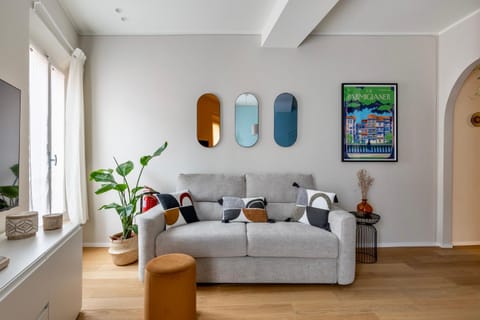 Living room, Decorative detail, Seating area