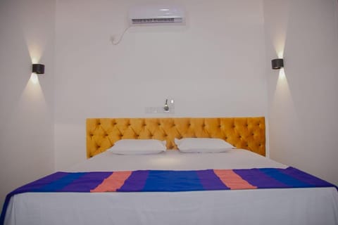 Bed, Bedroom, air conditioner