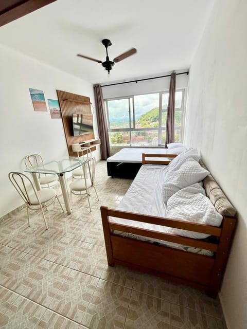 Bed, TV and multimedia, Bedroom