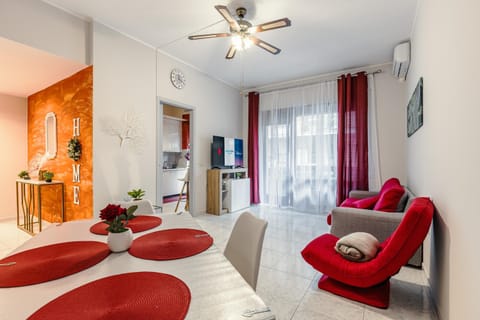 Communal lounge/ TV room, TV and multimedia, Living room, Photo of the whole room, Seating area, Evening entertainment, air conditioner