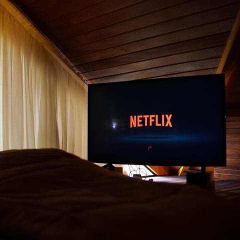 Bed, TV and multimedia, Photo of the whole room, Bedroom