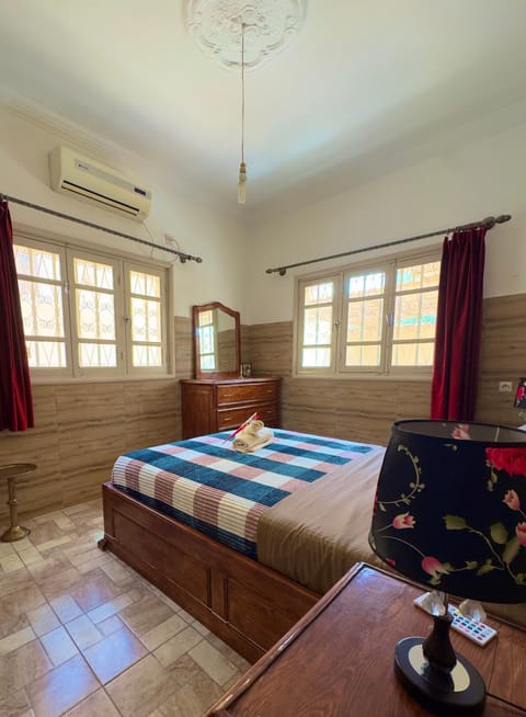 Bed, Bedroom, air conditioner