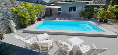 Pool view, Swimming pool, sunbed