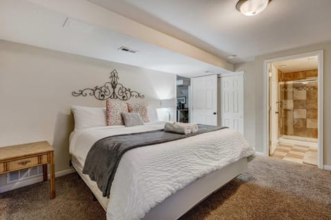 Crestpoint Court Family Multi-Level Near UCCS & BBQ House in Colorado Springs