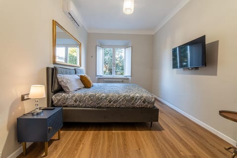 Bed, TV and multimedia, Bedroom, air conditioner