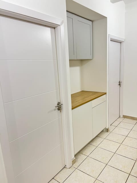 Bed and Shower Alone Apartment in Belgrade