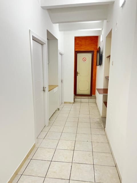 Bed and Shower Alone Apartment in Belgrade