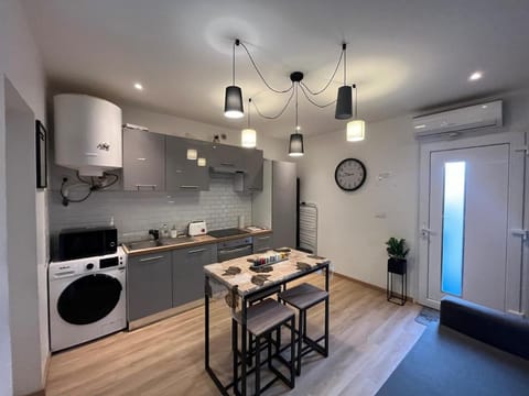 T2 Modern and Cosy in St Étienne Apartment in Saint-Étienne