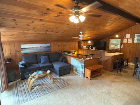 Serene Forest Lodge I Adventure Meets Serenity Chalet in Madison