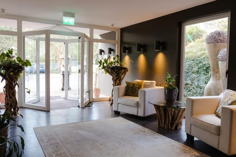 Property building, Seating area