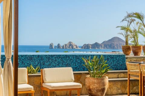 Patio, Day, Natural landscape, View (from property/room), Balcony/Terrace, Seating area, Beach, Pool view, Sea view, Swimming pool