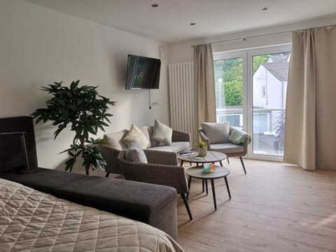 modernes stilvoll eingerichtetes Appartement Apartment in Bergisch Gladbach