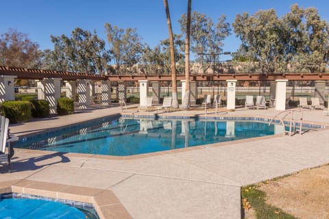 Cozy House Pool Spa Tennis & Pickleball Courts House in Tempe