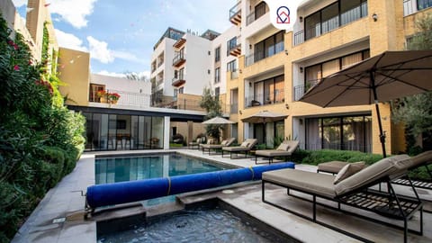 Property building, Swimming pool