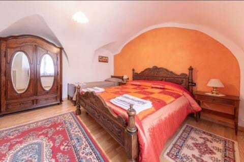 Bed, Photo of the whole room, Bedroom, wardrobe