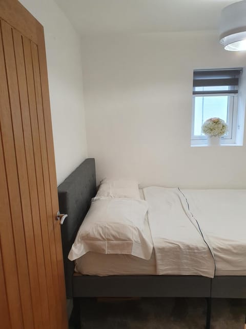 The Cove at No 1 Trearddur Road Villa in Trearddur Bay