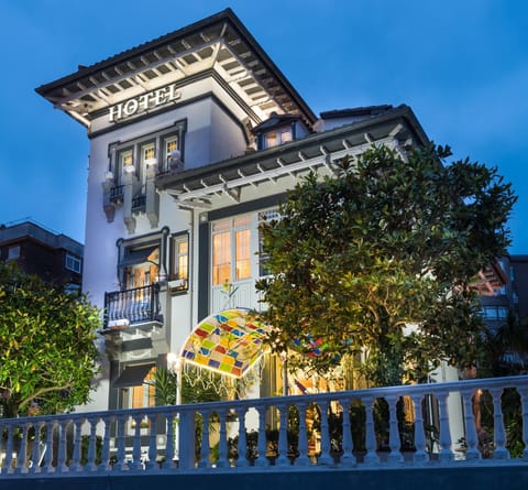 Facade/entrance, Sunset