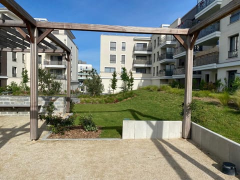 Villa Angélina Apartment in Île-de-France