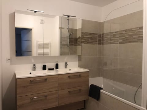 Villa Angélina Apartment in Île-de-France