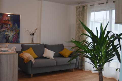 Villa Angélina Apartment in Île-de-France