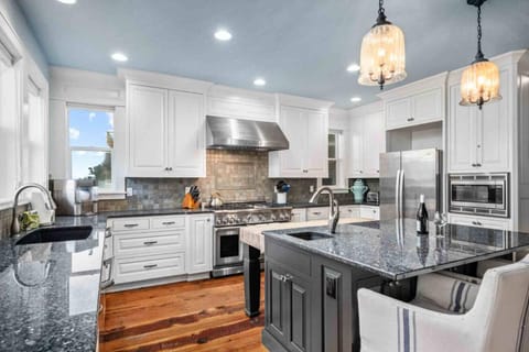 Puffin Place House in Lincoln City