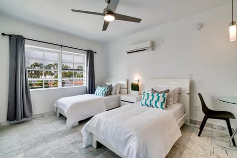 Best location by the Beach ! Free WiFi - TV - All amenities Apartment in Flamingo Lummus