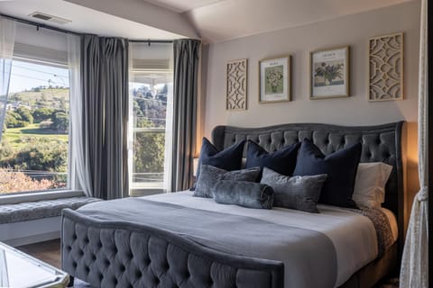 Victorian House-30 mins to Napa & SF, Free Pets! House in Hercules