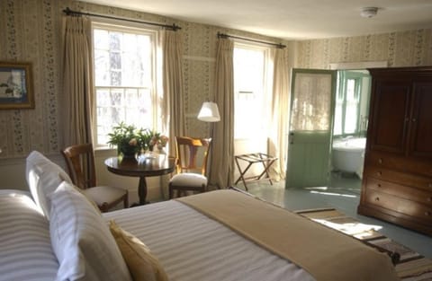 Day, Photo of the whole room