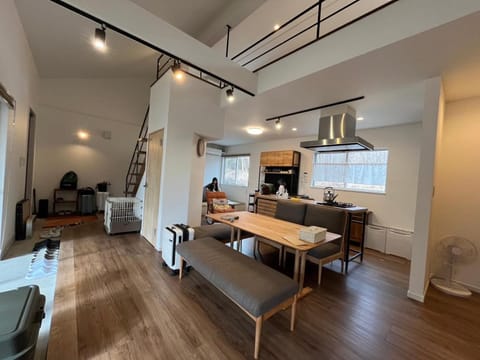 Living room, Dining area